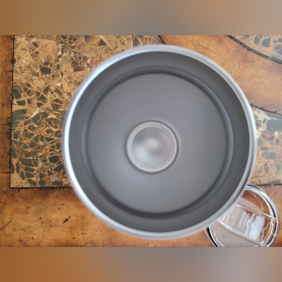 Steve Madden Blue Floral Insulated Tumbler - Picture 3 of 3